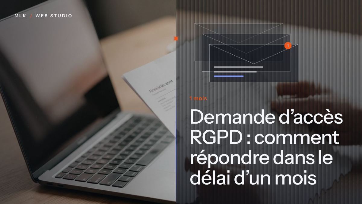Le titre « Demande d’accès RGPD : comment répondre dans le délai d’un mois » en blanc sur un panneau de verre cannelé posé sur une photo, avec des enveloppes empilées et une pastille de notification