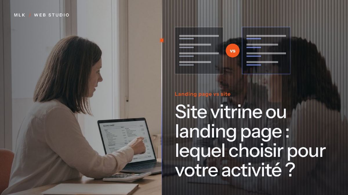 Une femme devant un ordinateur portable, deux maquettes de pages comparées et l’inscription « Landing page vs site »