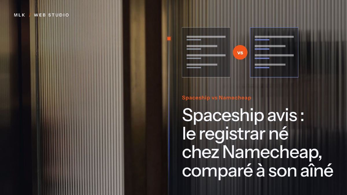 Les mots Spaceship vs Namecheap à côté de deux panneaux comparés, derrière un verre cannelé