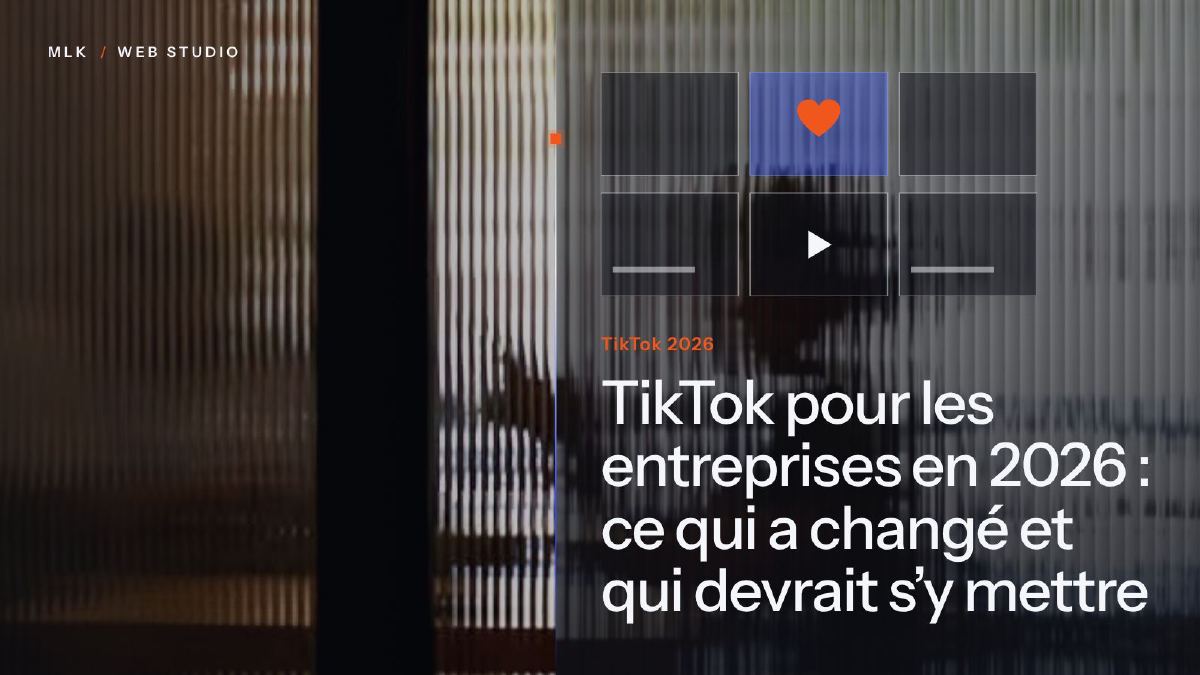 Grille de vignettes vidéo avec un cœur et un bouton lecture, à côté des mots TikTok 2026